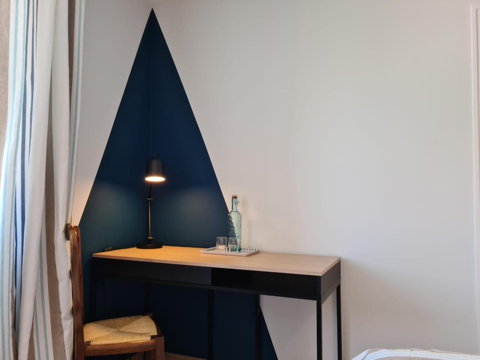 Bleu Outremer Saint-Cast-le-Guildo Rum bild